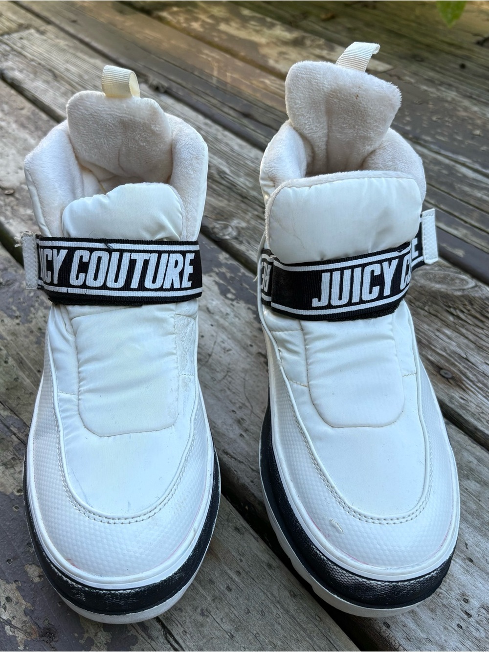 Juicy Couture Women’s White Sneakers/Ankle Boots size 7